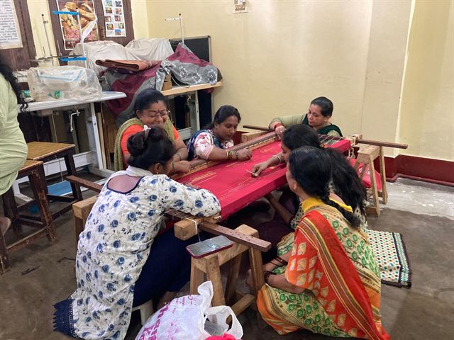 Vocational training on loom embroidery for women
